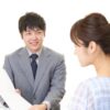 転職エージェントに転職相談している人の画像