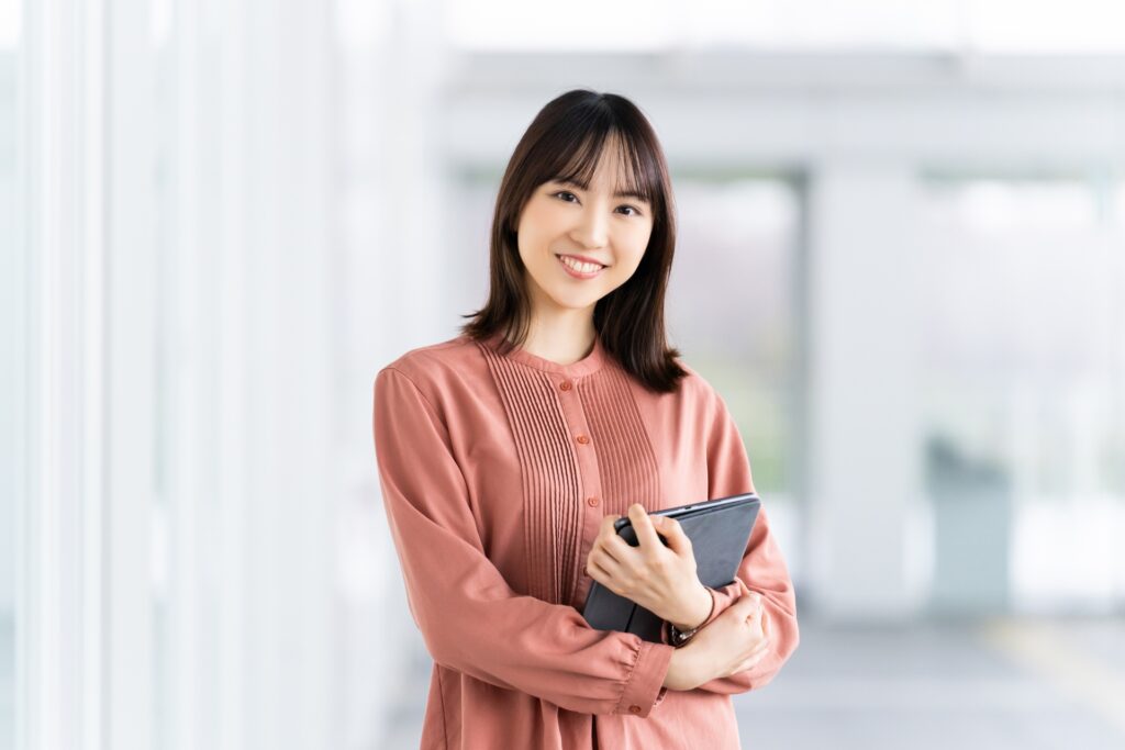 子育てママが正社員に転職できる？転職先の探し方や転職時のポイントも解説！