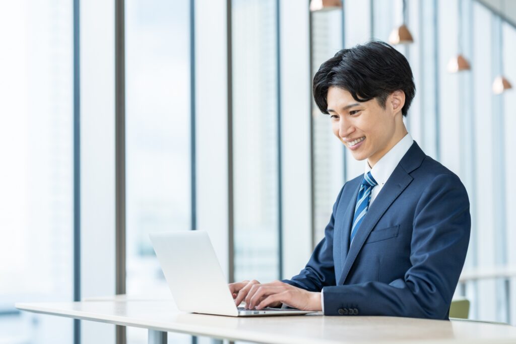 転職に成功したビジネスマン